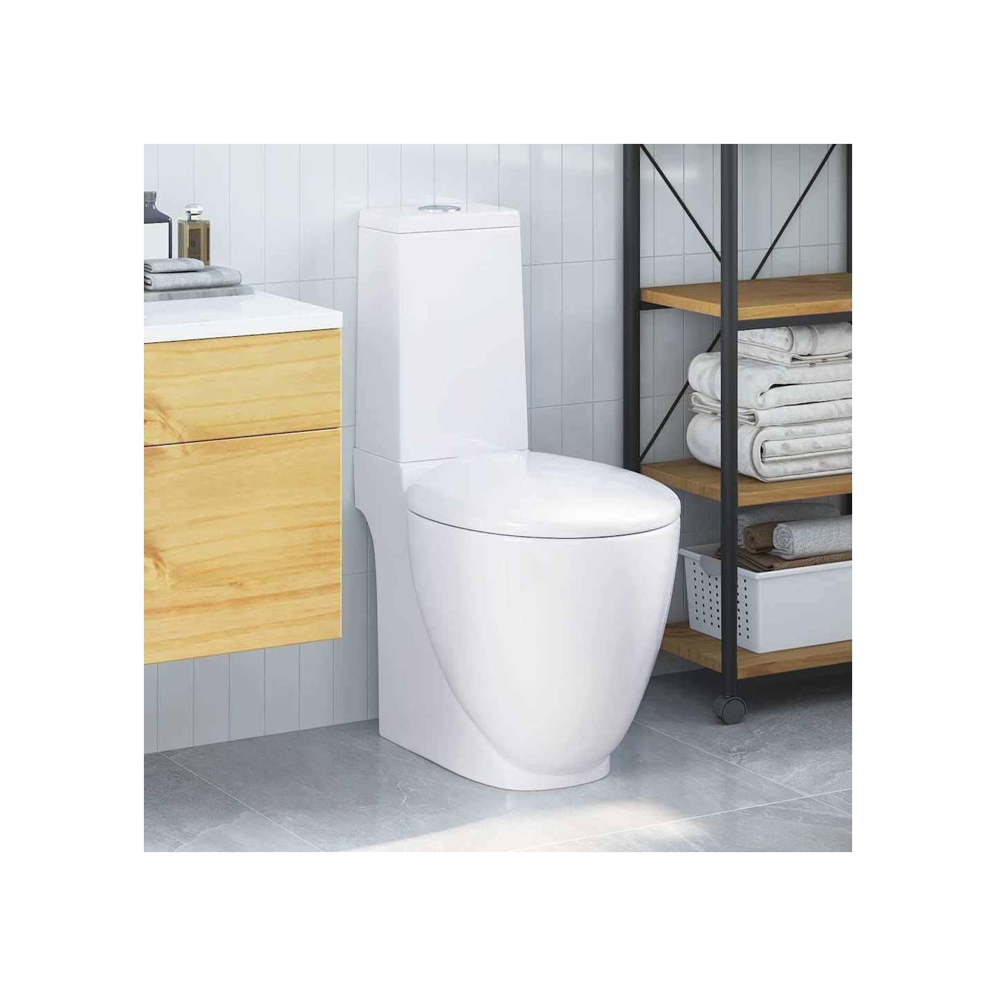 Toilette en céramique écoulement d'eau à l'arrière blanc