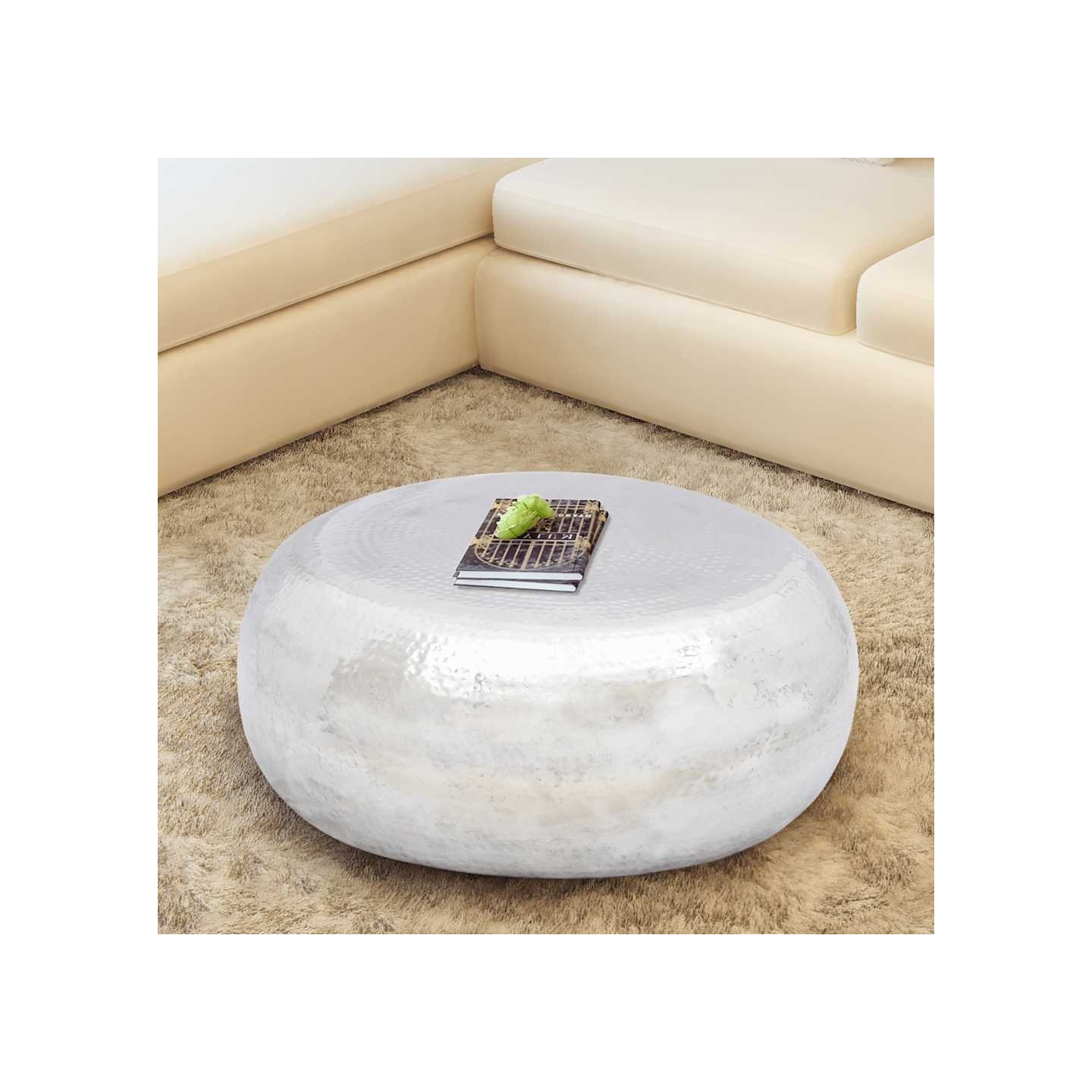 Table basse martelée en aluminium Argenté