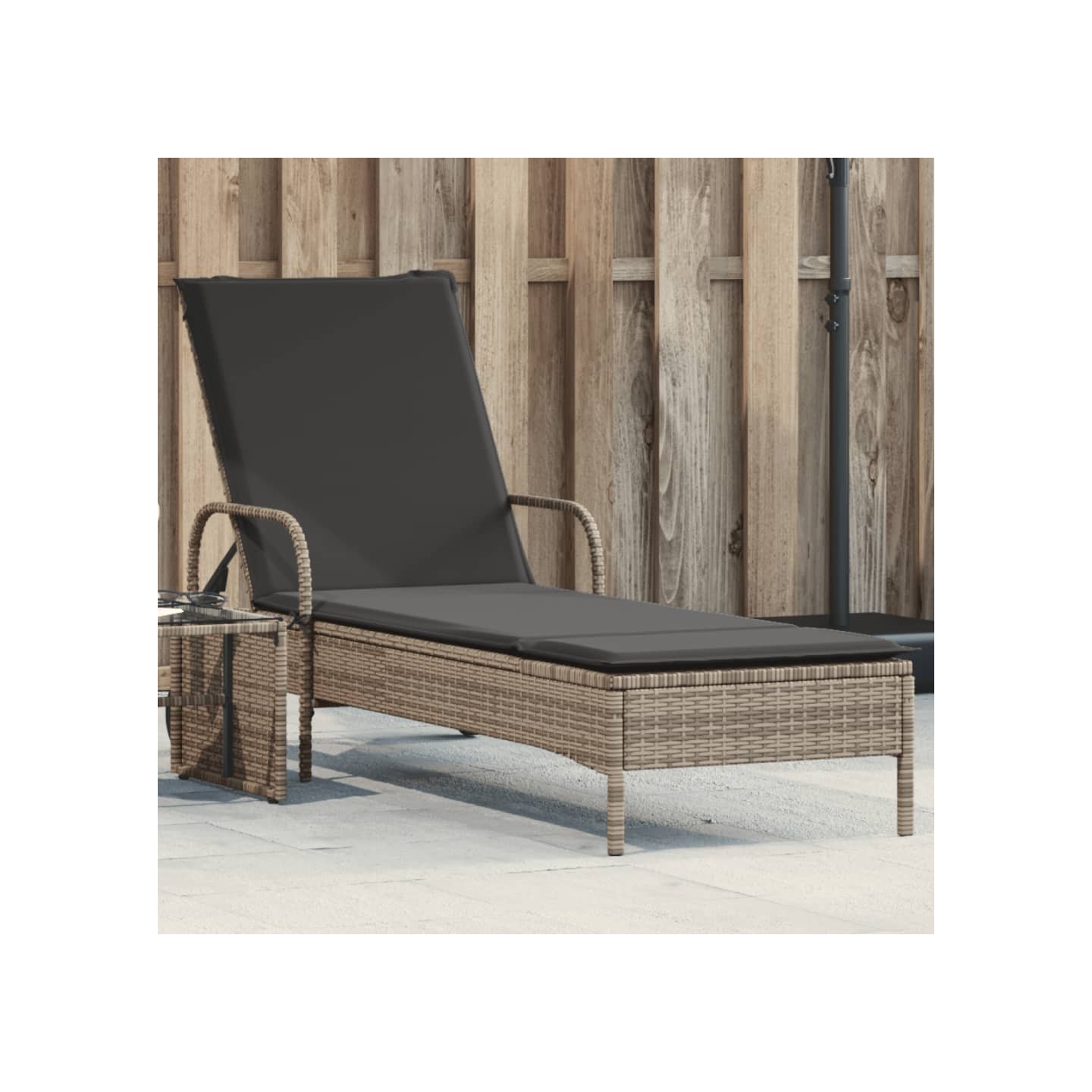 Chaise longue avec roues et coussin gris résine tressée