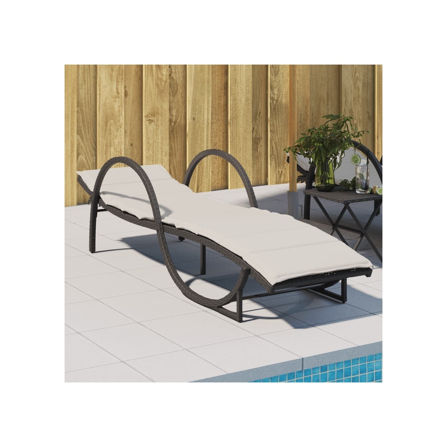Chaise longue avec coussin noir 60x199x42 cm résine tressée