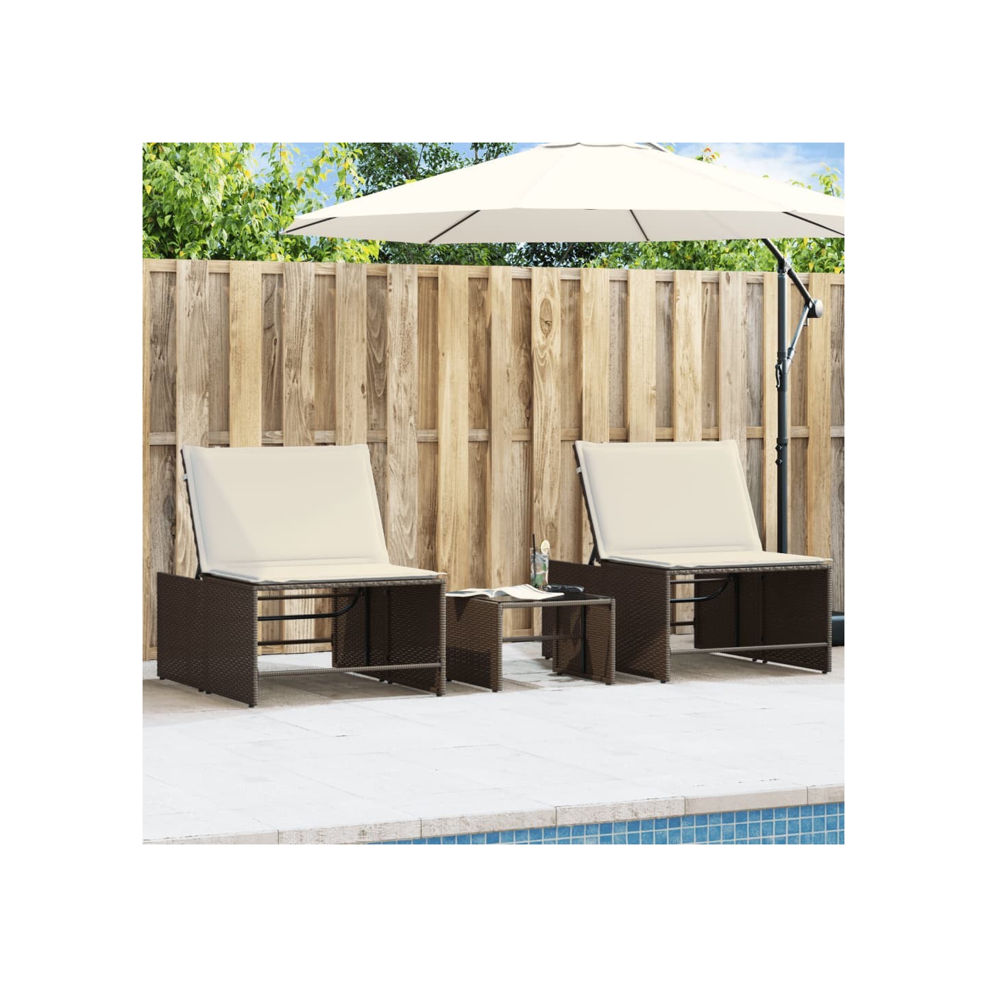 Chaises longues 2 pièces avec table en résine tressée marron