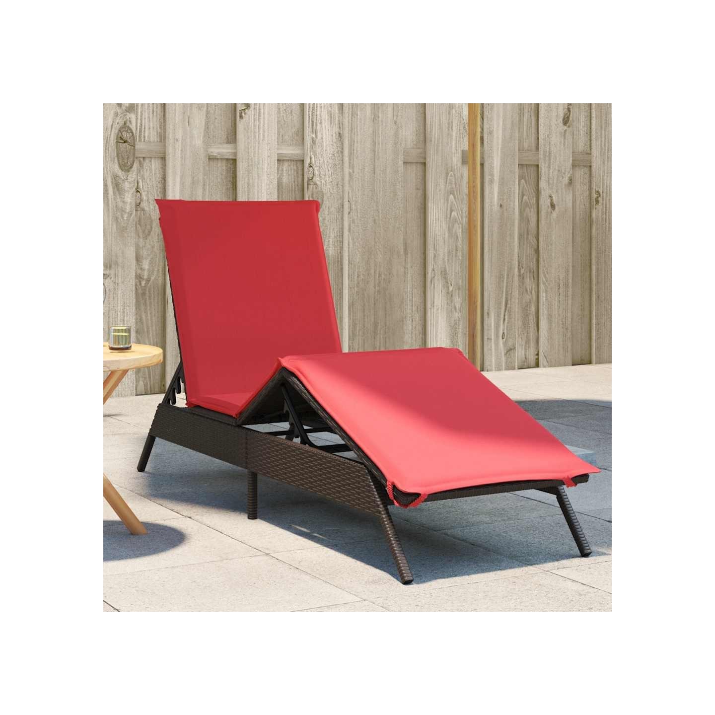 Chaise longue avec coussin marron résine tressée