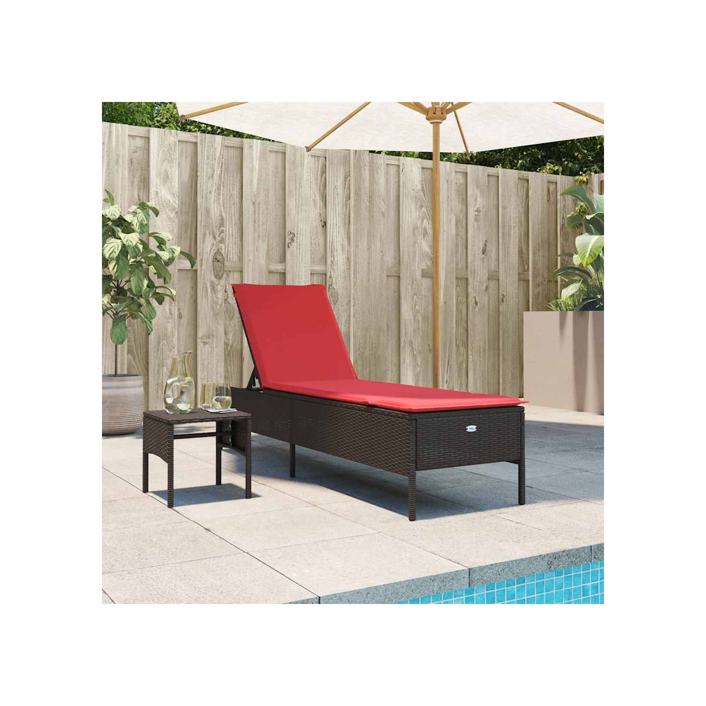 Chaise longue avec table et coussin marron résine tressée
