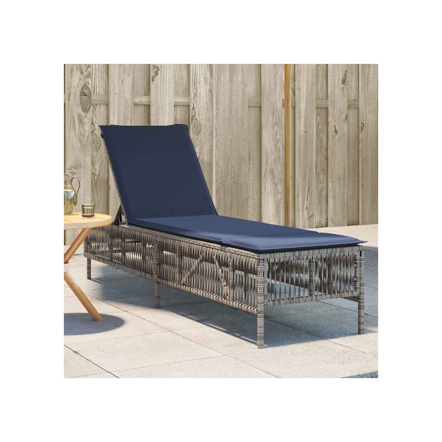 Chaise longue avec coussin gris résine tressée